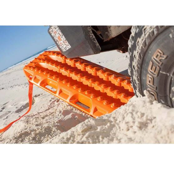 Maxtrax Recovery Tracks - Orange, Pair 6 Maxtrax Recovery Tracks - Orange, Pair - Image 4