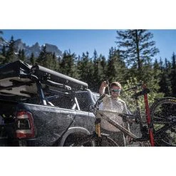 Yakima RoadShower Small 15L 11 Yakima RoadShower Small 15L -AL-KO Store BCF 637174 03 hi res